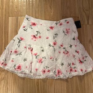 Forever 21 small floral white skirt